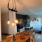דירה Amia & Wine *