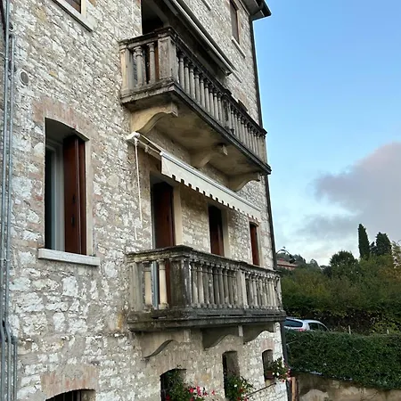 Amia & Wine Apartment *